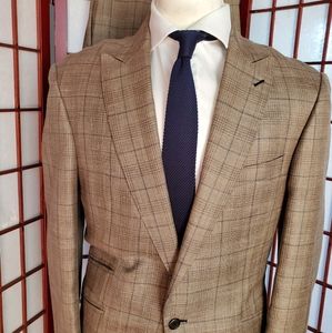 Custom,Hong Kong dubble brested suit, by Fit-Well in Hollywood Silk, Linen wool